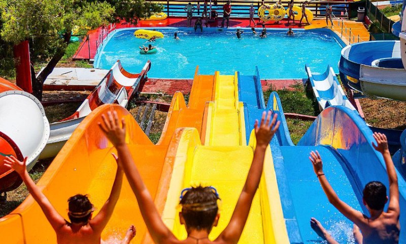 Κερδίστε οικογενειακές προσκλήσεις για το Splash Waterpark στον Ισθμό!